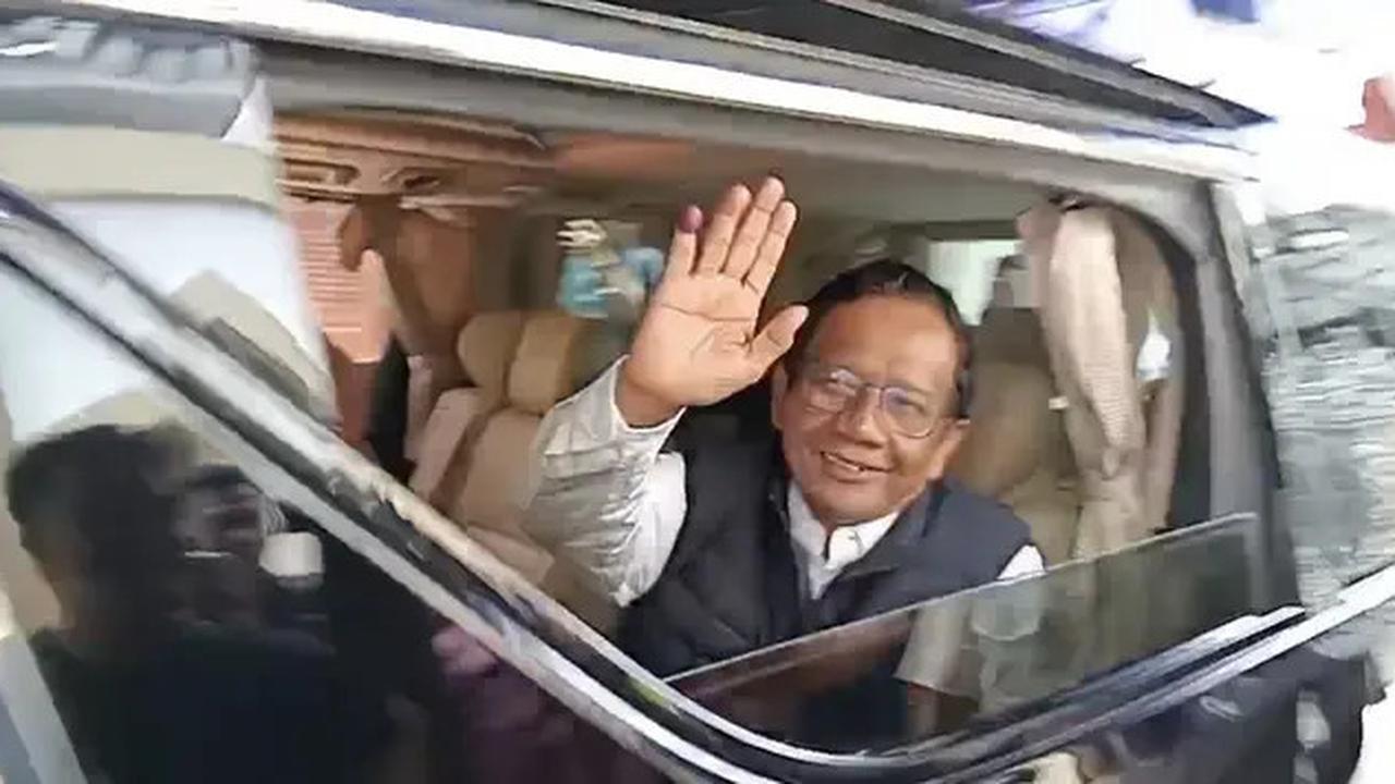 Mahfud MD Kritik Hakim Senyum Saat Harvey Moeis Peluk Sandra Dewi: Malah Ikut Cengar-cengir...
