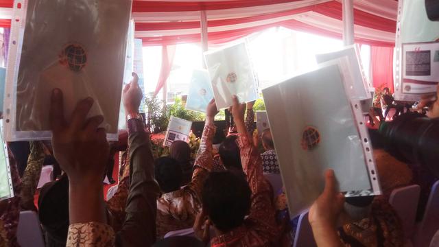 Presiden Joko Widodo Bagikan 37 Ribu Sertifikat Tanah ke Warga Sumsel