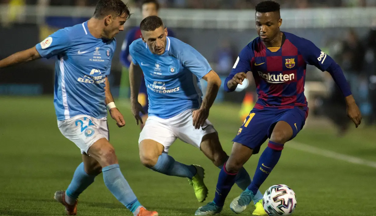 5. Ansu Fati (Barcelona) - Fati menempati posisi sebagai pemain sayap untuk skuat Barcelona. Pemain berusia 17 tahun ini memiliki market value 40 juta euro. (AFP/Lluis Gene)