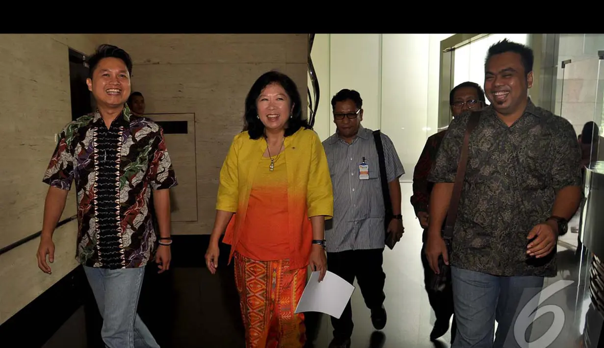 Mari Elka Pangestu disambut dengan hangat saat berkunjung ke redaksi Liputan6.com, Jakarta, Selasa (12/8/2014) (Liputan6.com/Miftahul Hayat)
