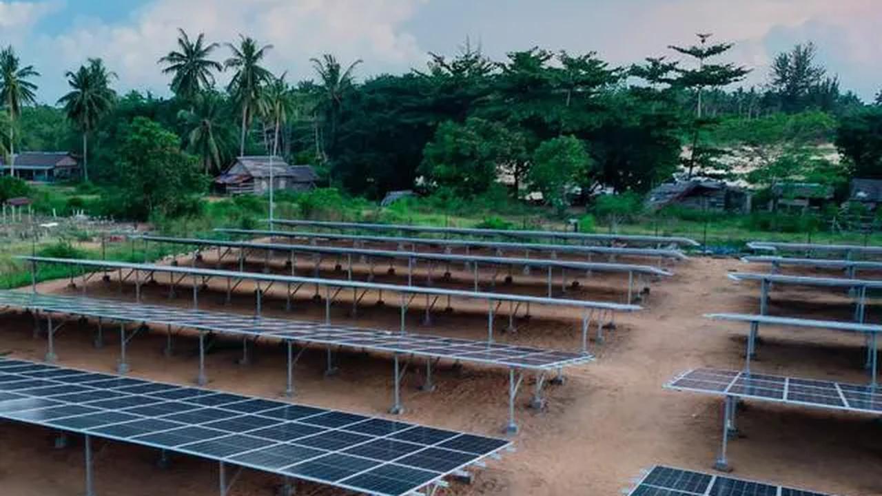 Lebih lanjut, secara kolektif, perusahaan- perusahaan tersebut diusulkan bakal memasang sekitar 11 gigawatt panel tenaga surya dan 21 gigawatt penyimpanan energi baterai di Indonesia.&nbsp;
