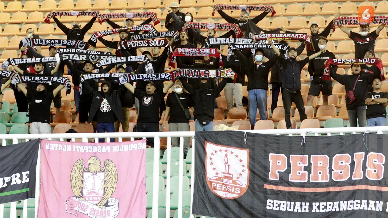 Foto: Melihat Uji Coba Kehadiran Suporter di Liga 2 Saat Persis Solo Vs Rans Cilegon FC