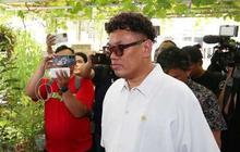 Ketegaran Uya Kuya Ditinggal Sang Ayah, Duduk Disamping Jenazah Sambil Menahan Air Mata Tanpa Bicara