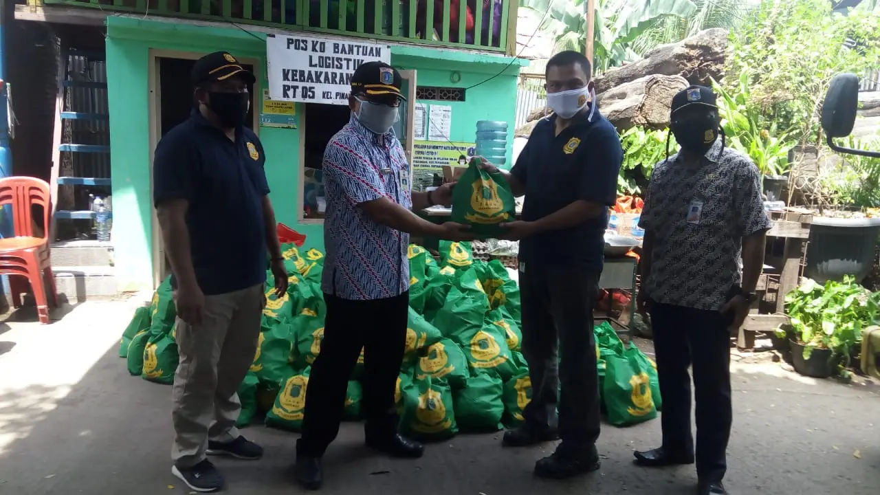 FKDM Jakarta Barat salurkan bantuan sembako untuk korban kebakaran