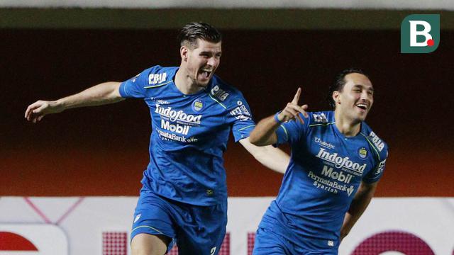 FOTO: 5 Gol dan 2 Kartu Merah Tersaji, Persib Bandung Singkirkan Persebaya Surabaya 3-2 - Ezra Walian