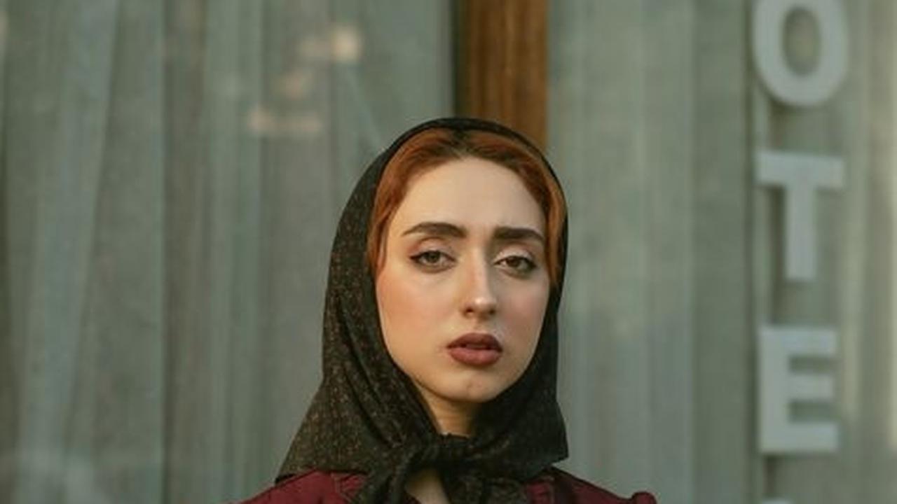 5 Model Baju Lebaran Warna Burgundy yang Jadi Tren di Tahun 2025, Simple Tapi Elegan