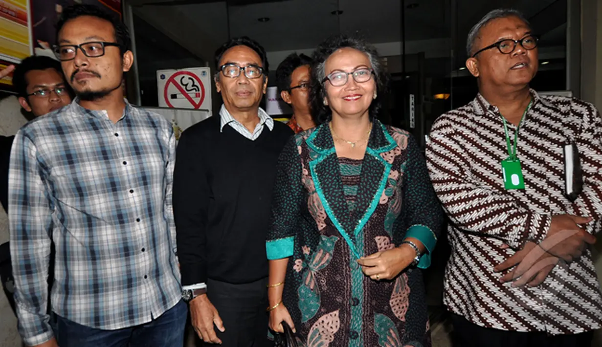 Tim Hukum Penyelamat KPK mendatangi Bareskrim Mabes Polri,Jumat (23/1/2015). (Liputan6.com/Miftahul Hayat)
