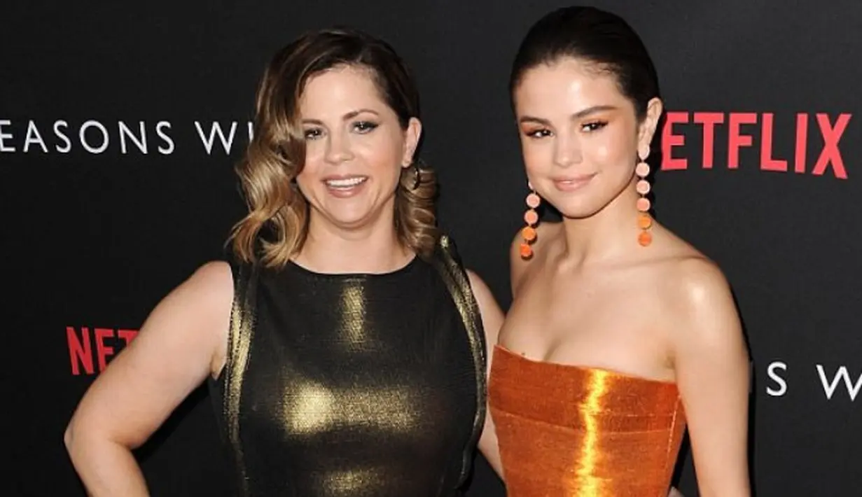 Selena Gomez dikabarkan bertengkar dengan ibunya usai ia mengatakan bahwa hubungannya dengan Justin Bieber sekarang sangat serius. (AFF/PA Images/DailyMail)