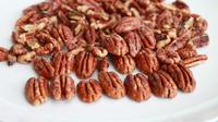 How to toast pecans without burning them. (Photo: Lisa Redfern/Pixabay)