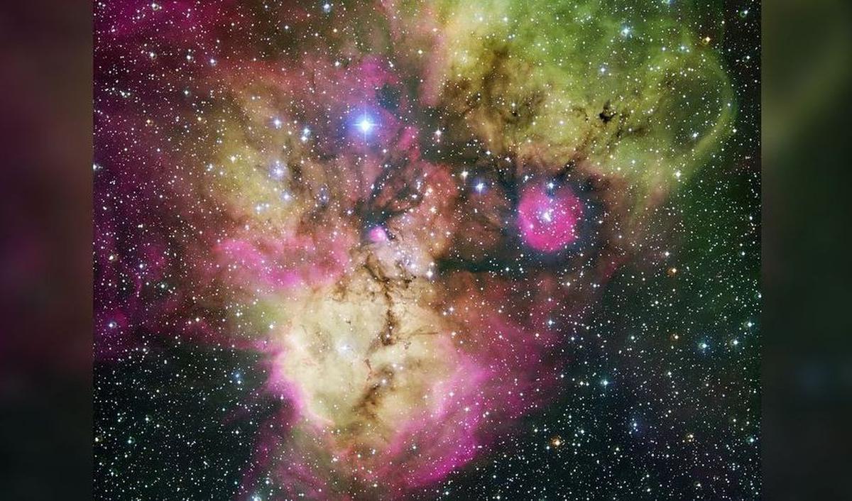 <b>Nebula Tengkorak</b>