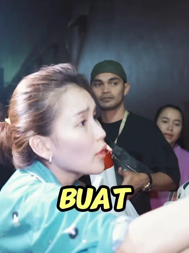 Ayu Ting Ting Bangunkan Sahur