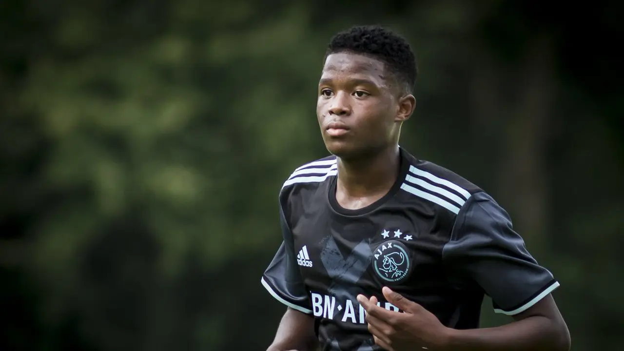 Daishawn Redan, pemain muda Ajax Amsterdam yang tertarik bergabung ke Manchester United (MU)
