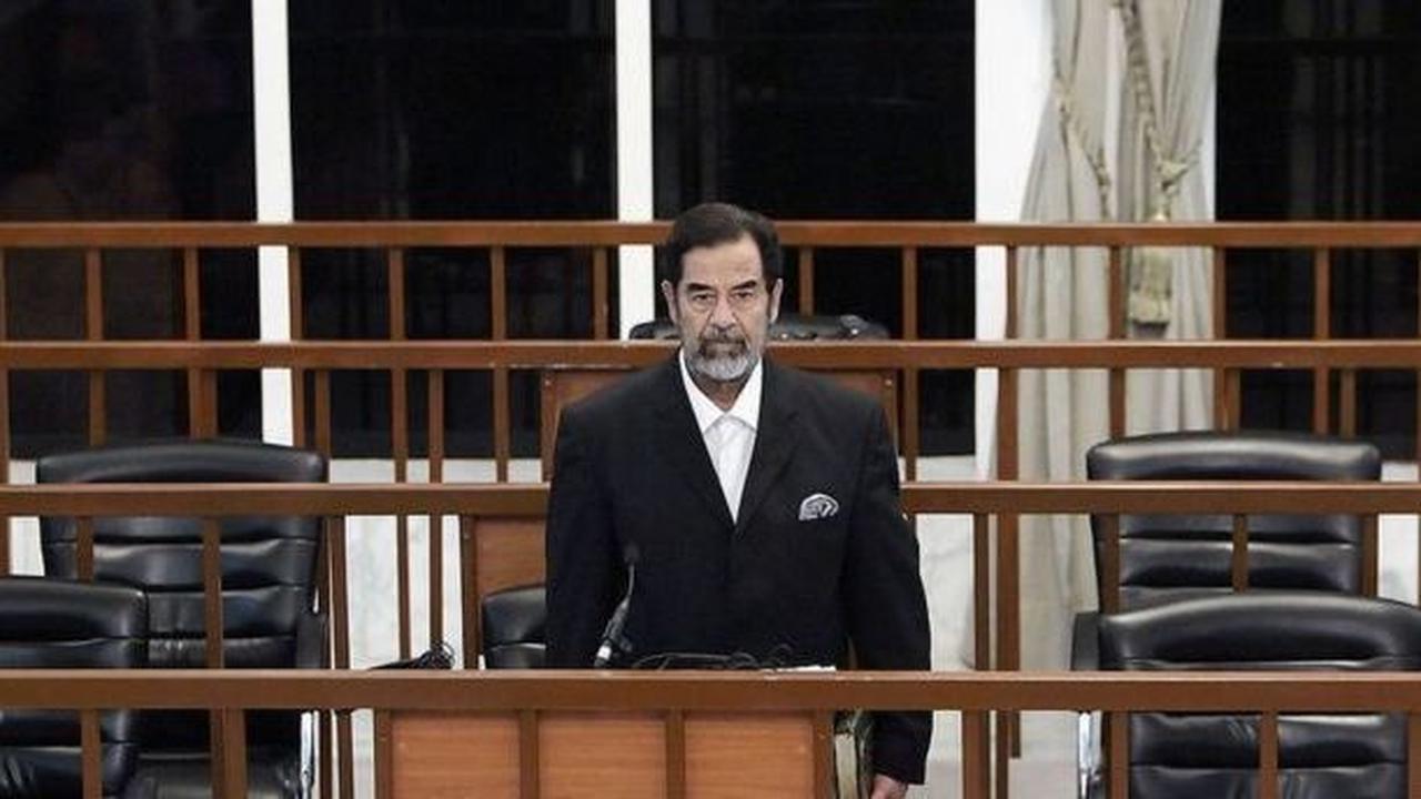 <br>Pada istilah di Irak, jabatan itu disebut dengan Muhib ar-Rukn yang setara dengan marsekal.