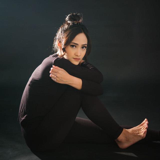 Fokus Pendidikan, Ini 6 Potret Laras 'Koki Cilik' yang Kini Telah Lulus Kuliah