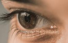 Dari Eyeliner Hingga Maskara Waterproof, Ketahui 8 Produk Kecantikan yang Bisa Bahayakan Mata