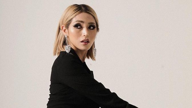 Mandikan El Barack, Penampilan Basah Jessica Iskandar Bikin Gemas