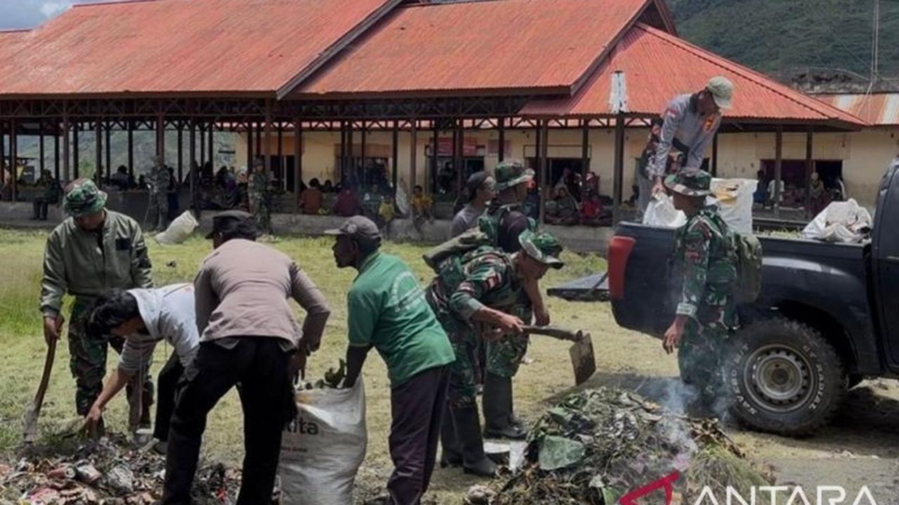 Sinergi Kuat TNI-Polri dan Warga dalam Pembersihan Pasar Ilu Puncak Jaya