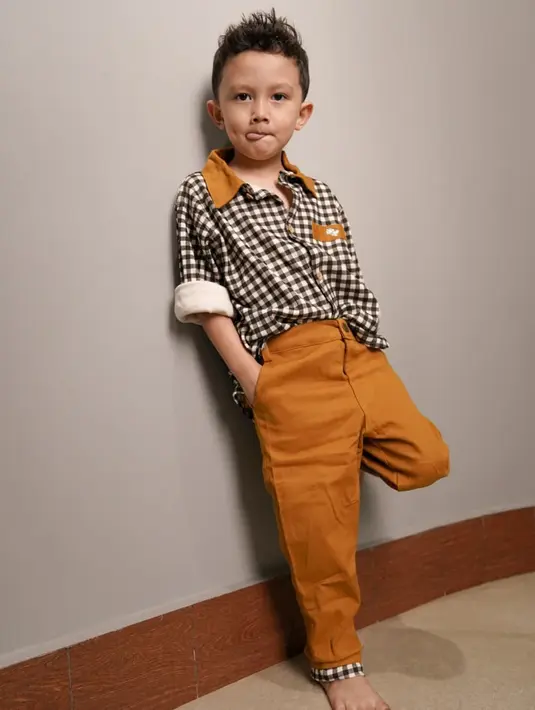 <p>Pada 2016, Dahlia dan Fandy dikaruniai anak pertama. Anak berjenis kelamin laki-laki itu diberi nama James. (Foto: Instagram/dahliachr)</p>