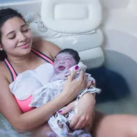 Proses seorang ibu melahirkan tanpa persalinan