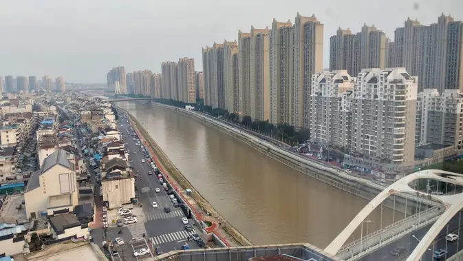 <p>Sungai Qingyi di Jantung Kota Wuhu, Cina (Liputan6.com/Jonathan Pandapotan Purba)</p>