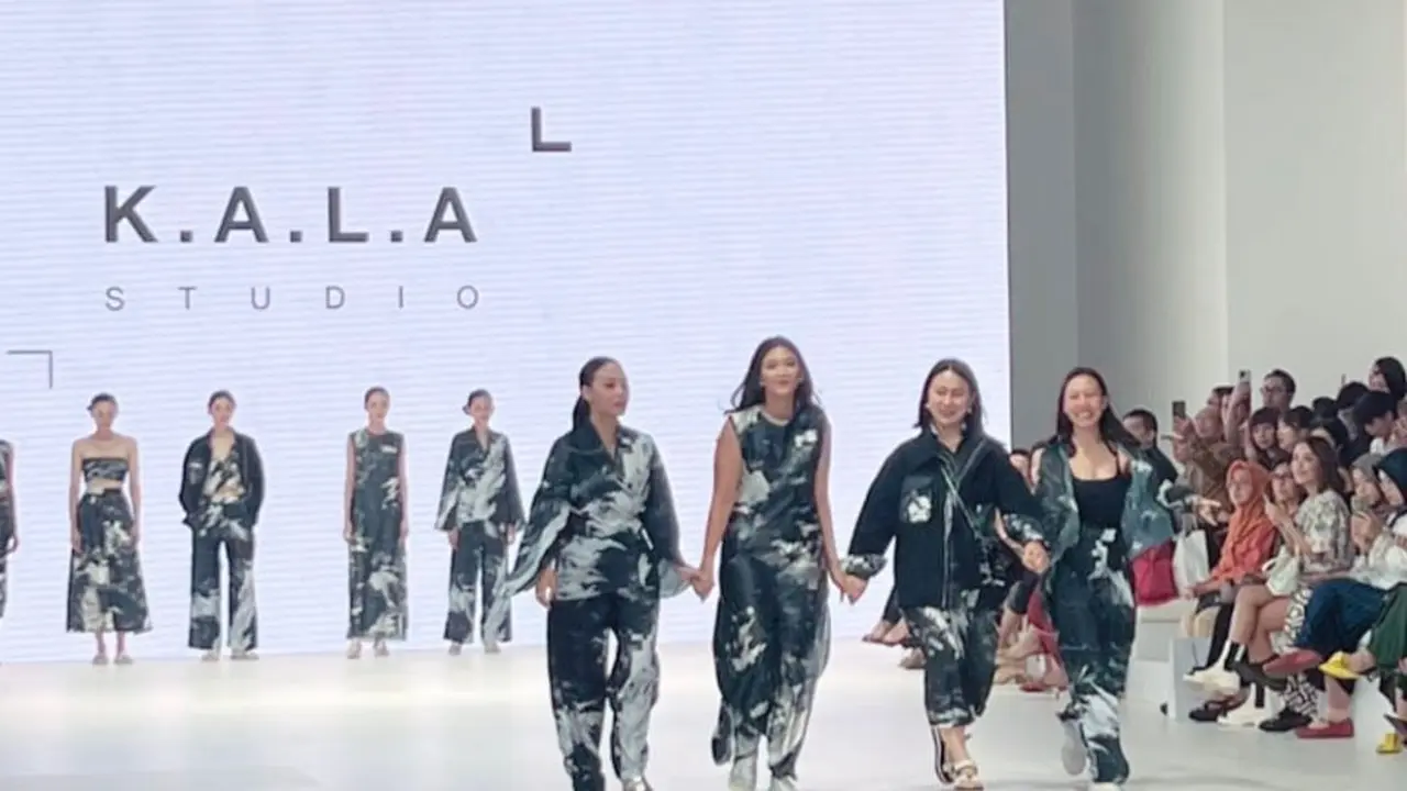 K.A.L.A Studio  di panggung JFW 2024 melalui fashion show yang berlangsung pada Jumat, 28 Oktober 2023.