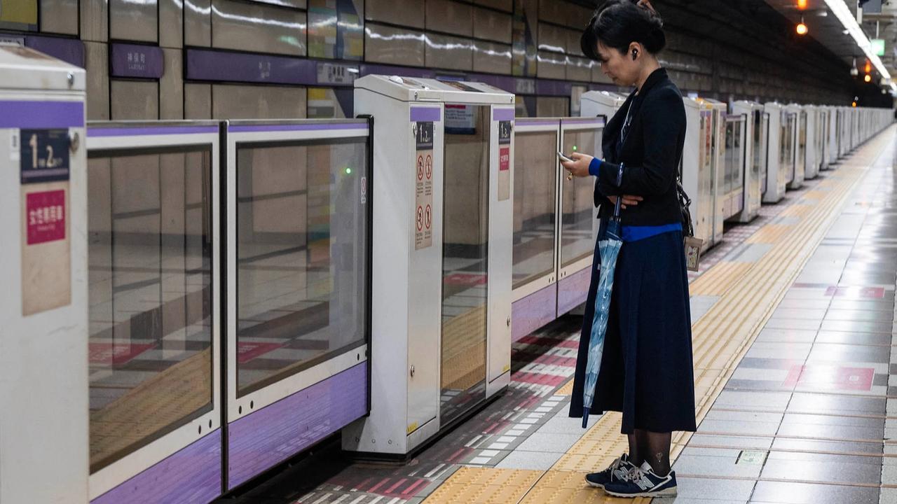 FOTO: Badai Jangmi Landa Jepang.  Ribuan Warga Diminta Mengungsi