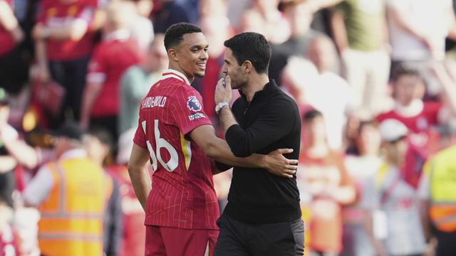 Foto: Trent Alexander-Arnold Dapat Sorakan Negatif dari Fans Liverpool, Arne Slot Hargai Suporter