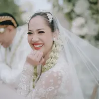 Bunga Citra Lestari terlihat sangat bahagia usai dirinya dipersunting Tiko Aryawardhana