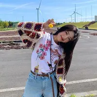 Joy Red Velvet menjadi salah satu idol yang begitu dikagumi oleh banyak orang. Lewat akun Instagramnya, idol kelahiran 3 September 1996 ini kerap tampil dengan outfit berbahan denim yang simpel, tapi tetap stylish. Berikut gayanya yang bisa kamu tiru. (Instagram_imyour_joy).