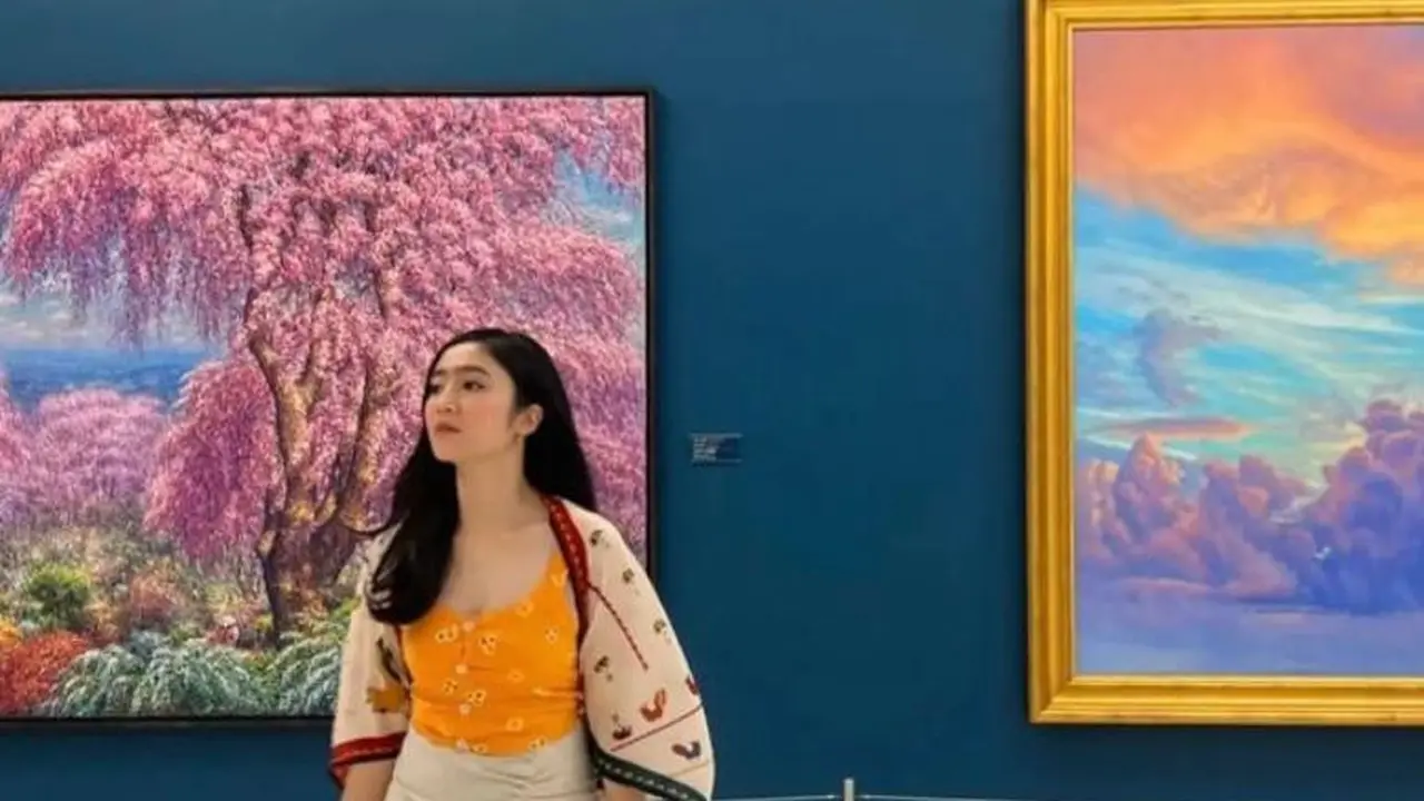 6 Gaya Febby Rastanty Liburan di Thailand, Stylish Pakai Kebaya hingga Batik Jumputan