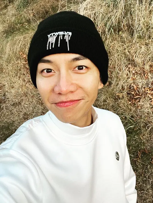 Untuk debut aktingnya, Lee Seung Gi berakting di drakor NONSTOP 5 pada tahun 2004. (FOTO: instagram.com/leeseunggi.official/)