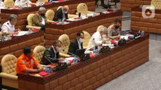 Menhub Budi Karya Sumadi, Menteri PUPR Basuki Hadimuljono, Sekretaris Utama BMKG Dwi Budi Sutrisno, Kepala Basarnas Marsekal Madya TNI Henri Alfiandi dan Kepala Korps Lalu Lintas Polri Irjen Pol Firman Santyabudi mengikuti Rapat Kerja dengan Komisi V DPR RI di Kompleks Parlemen, Jakarta, Senin (20/6/2022). (Liputan6.com/Angga Yuniar)
