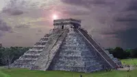 Kuil Aztec di Meksiko saat terjadi gerhana matahari cincin - AP