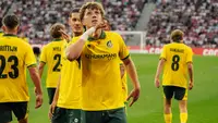 Aksi dua pemain Timnas Indonesia, Ole Romeny dan Justin Hubner bersama Fortuna Sittard saat bertandang ke markas PSV Eindhoven, Minggu (9/10/2026). (Dok. Fortuna Sittard)
