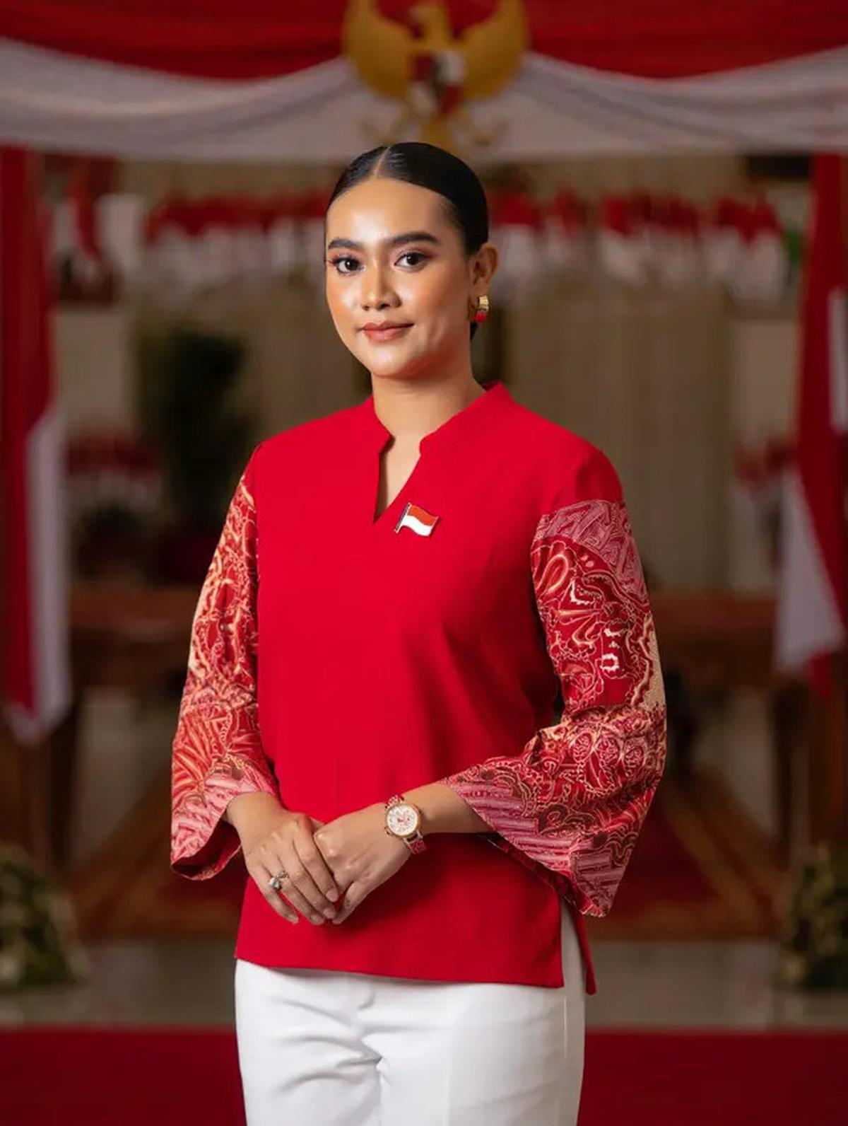 7 Atasan Batik Kombinasi Polos Modern Tema Hari Kemerdekaan 17 Agustus 1945 HUT RI ke-80