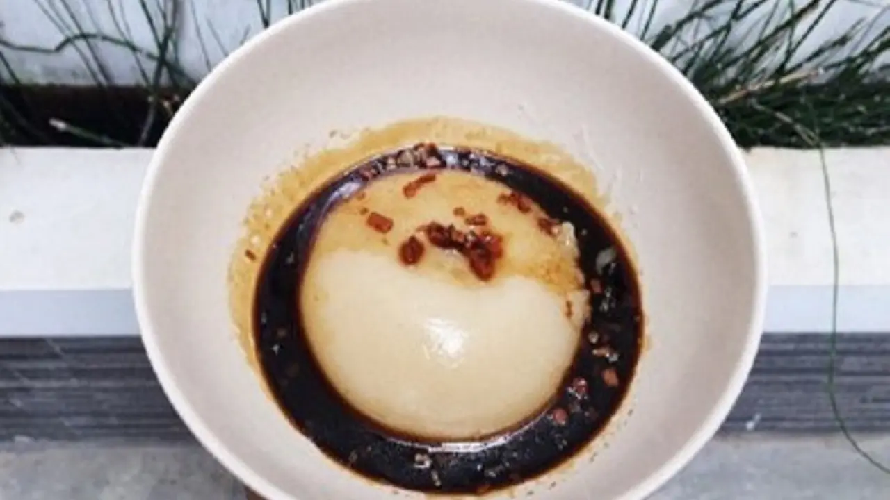 Mencicipi Kue Mipan
