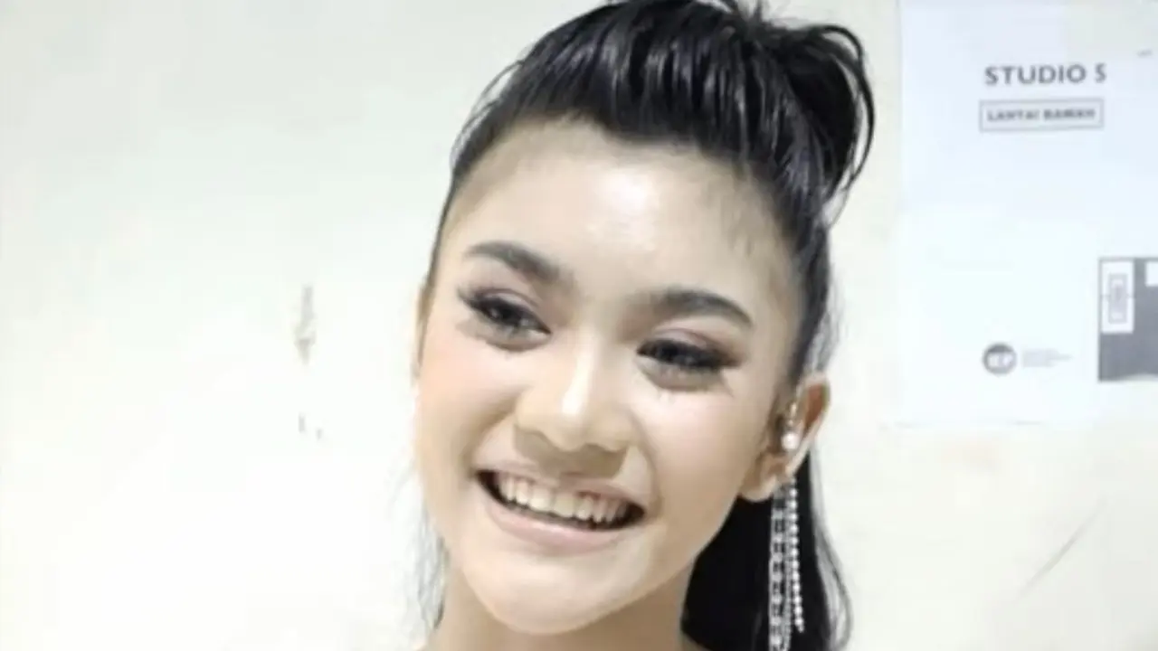 Sridevi pemenang Dangdut Academy 5