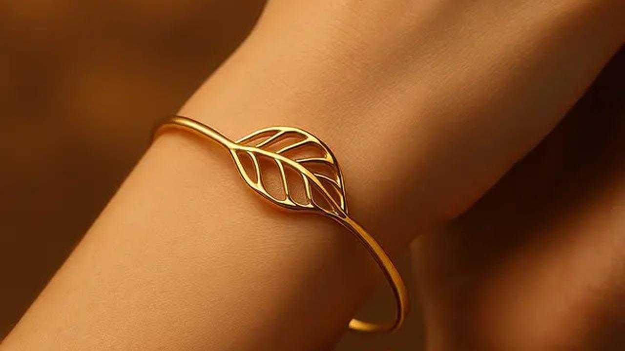 9 Model Gelang Emas Elegan 2 Gram Motif Daun, Ide Perhiasan Menawan di 2025