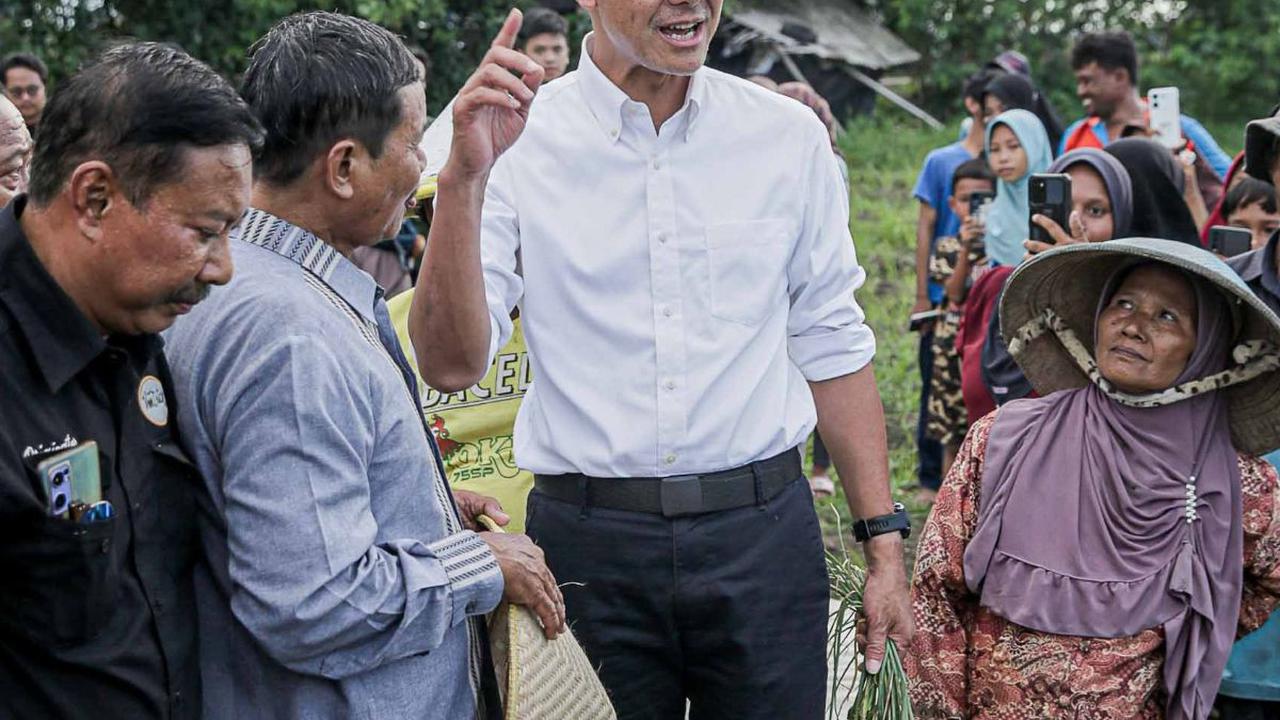 Dalam kunjungannya, Ganjar melakukan diskusi singkat untuk mendengarkan curhatan dan keluhan para petani.