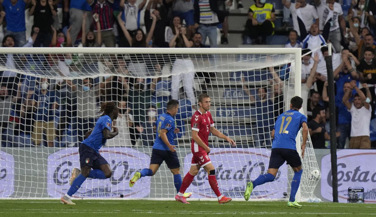 Pemain 21 tahun tersebut mampu menjadi keran gol ketika laga baru berjalan 11 menit. Gol keduanya tercipta pada menit ke-29 setelah sukses mengkonversi umpan apik yang diberikan Federico Bernardeschi. (Foto: AP/Luca Bruno)