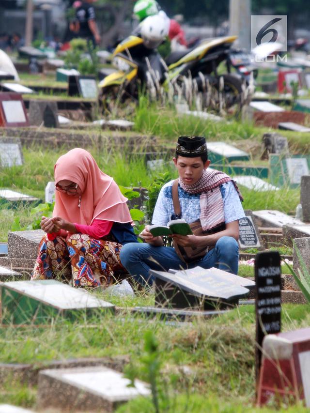 Bagaimana Psbb Palembang Ketika Tradisi Ziarah Kubur Berlangsung Saat Lebaran Regional Liputan6 Com