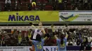 Pevoli Jakarta BNI 46, Lindsay Stalzer, melakukan smash saat melawan Bandung Bank BJB pada perebutan tempat ketiga Proliga 2019 di GOR Among Rogo, Yogyakarta, Sabtu (23/2). BNI 46 menang 3-1 atas BJB. (Bola.com/Yoppy Renato)