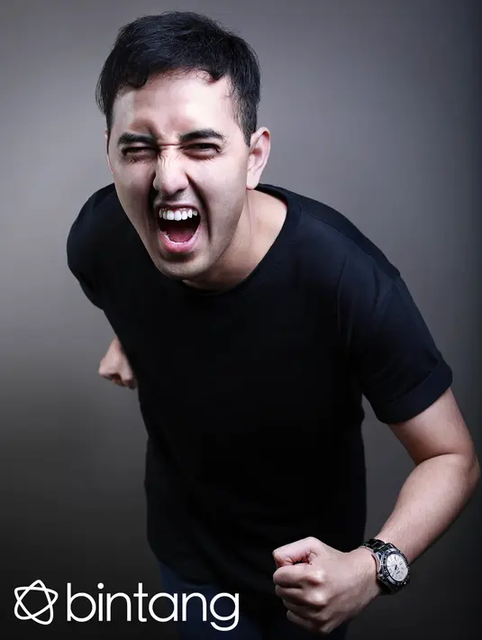 “Di belakang layar aja, soalnya mulai jenuh dan mulai selektif menerima tawaran main film. Kecuali ada tawaran yang menarik banget. Pengin lebih eksklusif biar saya ga bosen dan penonton juga ga bosen sama saya.” aku Kemal. (Febio Hernanto/Bintang.com)