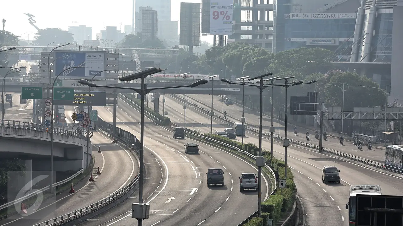 20160208-Libur Imlek, Lalu Lintas Jalan Protokol di Jakarta Lengang-Jakarta