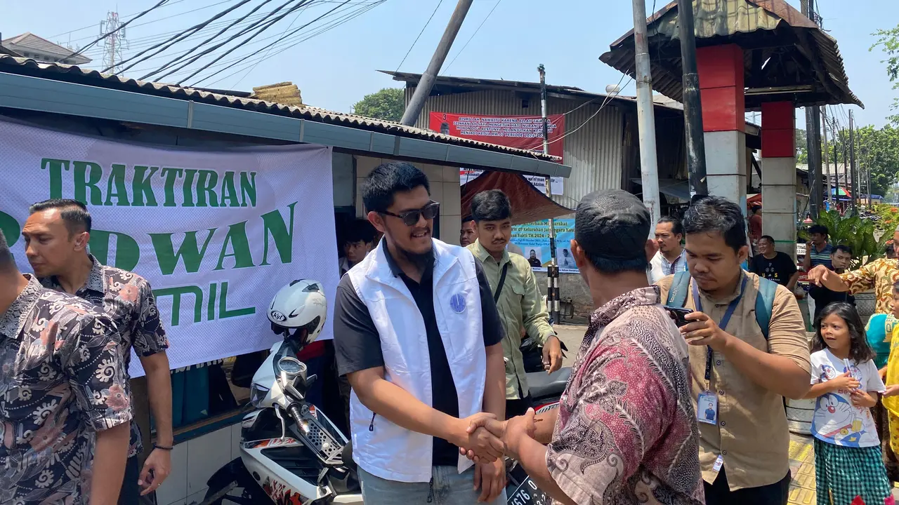Relawan Bang Emil Teman Kita berkolaborasi dengan Reimajinasi.id menggelar kegiatan Traktiran RIDO (Ridwan Kamil-Suswono) di ratusan titik warung makan di seluruh wilayah Jakarta, pada Jumat (18/10/2024).