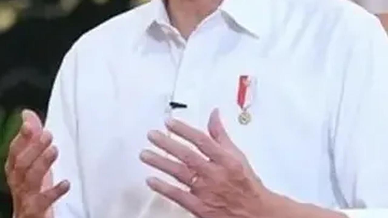 Jokowi soal Menpora Dito Terseret Kasus BTS: Tanya Penegak Hukum, Jangan ke Saya