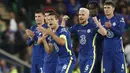 Reaksi pemain Chelsea saat adu penalti melawan Villarreal dalam laga Piala Super Eropa di Windsor Park, Kamis dinihari WIB (12/8/2021). Chelsea juara setelah menang 6-5 lewat drama adu penalti usai kedua tim bermain imbang hingga perpanjangan waktu. (AP Photo/Peter Morrison)