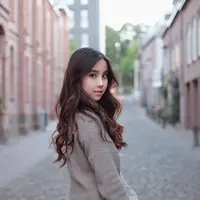 Chelsea Agatha, penyanyi cilik yang kini tumbuh menjadi gadis remaja dan pastinya idola para lelaki. Bukan bicara soal suara emas dan aktingnya, namun kali ini mengenai gaya berbusananya yang seperti cewek-cewek Korea. (Instagram/agatha_chelsea)