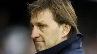 Tony Adams, Manager of Portsmouth looks on before kick off against Blackburn Rovers during a Premier League football match at Fratton Park in Portsmouth on November 30, 2008. AFP PHOTO/IAN KINGTON