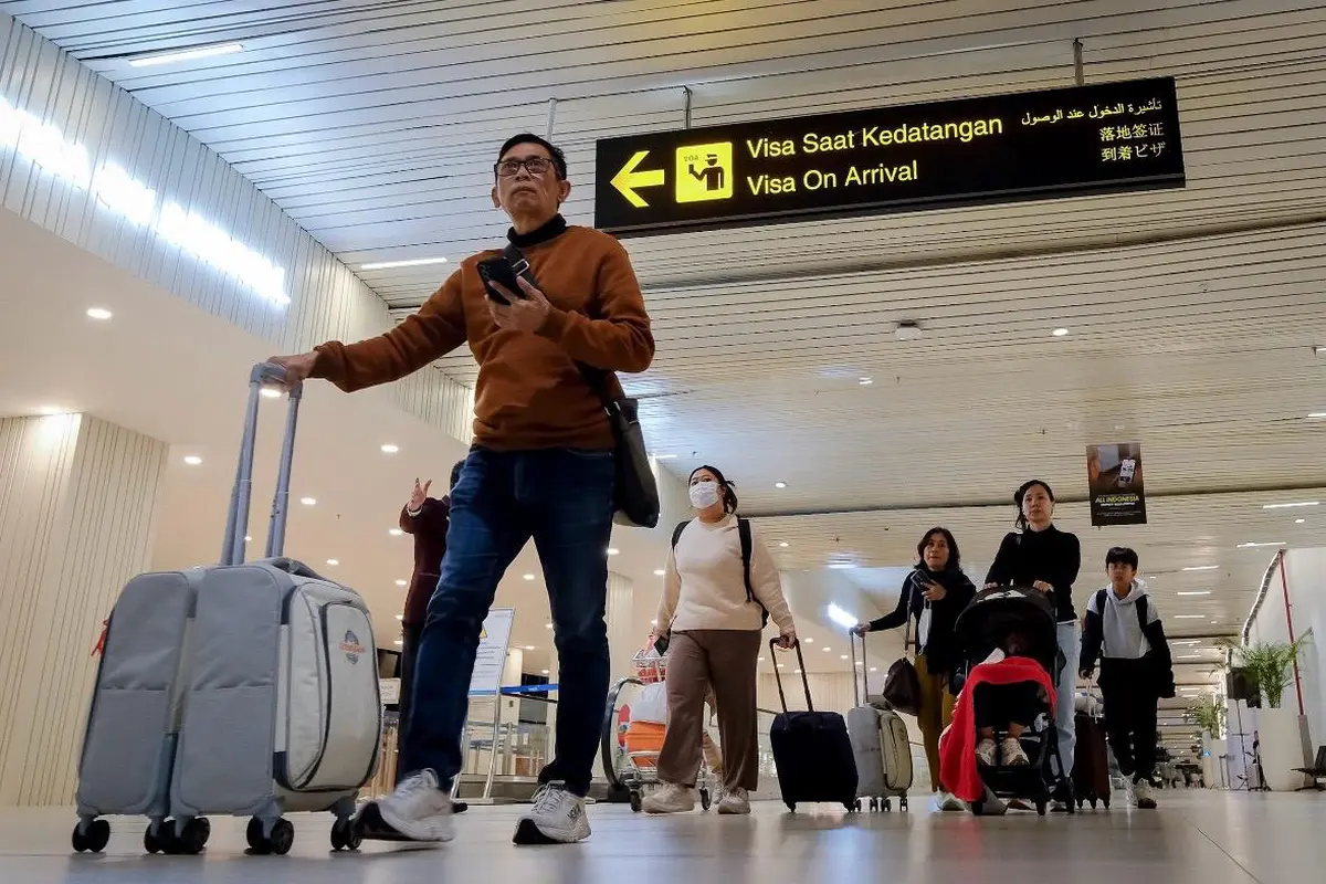 Tahun Baru 2026, Rombongan Turis Jepang Jadi Wisatawan Pertama yang Tiba di Bandara Soekarno Hatta